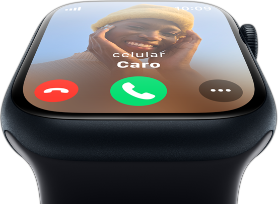 Vista frontal de la pantalla de un Apple Watch que muestra una llamada entrante.