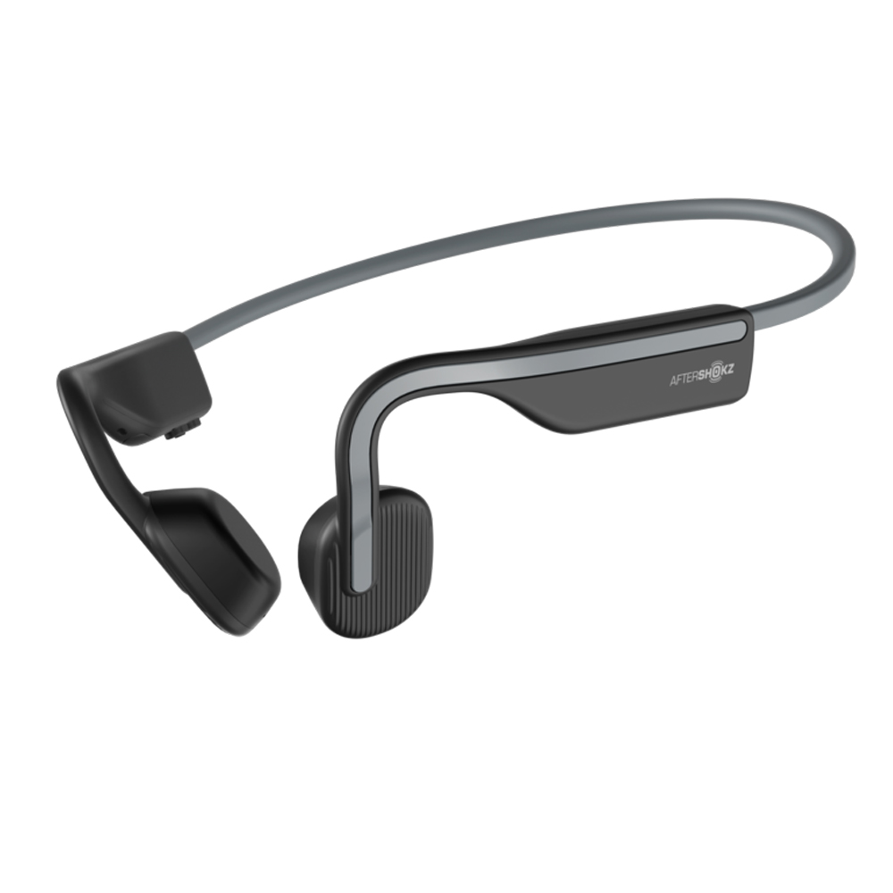 A diferencia de los auriculares tradicionales que envían sonido a través de los canales auditivos, la tecnología patentada de conducción ósea ofrece audio a través de los pómulos. Con nada dentro o por encima de tus oídos, disfruta de total conciencia y comodidad mientras escuchas.
Características:
IP55: Resistente a sudoración y lluvia
6 Horas de música y llamadas
Bluetooth V. 5.0
Más sonido, menor peso y vibración
Premium Pitch 2.0 + Stereo Sound
3 EQ Modes
Tiempo de carga: 2hrs
Carga USB-C