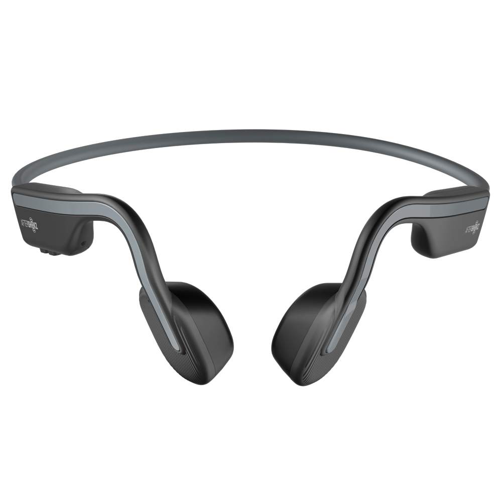 A diferencia de los auriculares tradicionales que envían sonido a través de los canales auditivos, la tecnología patentada de conducción ósea ofrece audio a través de los pómulos. Con nada dentro o por encima de tus oídos, disfruta de total conciencia y comodidad mientras escuchas. Características: IP55: Resistente a sudoración y lluvia 6 Horas de música y llamadas Bluetooth V. 5.0 Más sonido, menor peso y vibración Premium Pitch 2.0 + Stereo Sound 3 EQ Modes Tiempo de carga: 2hrs Carga USB-C