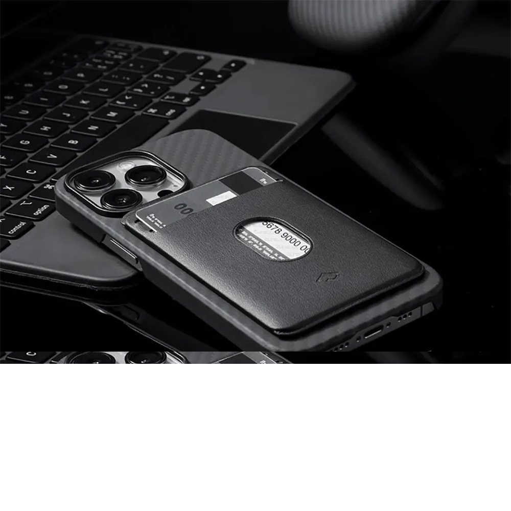 La billetera magnética de Pitaka para teléfono está cortada con precisión con una sola costura, su diseño ultradelgado le permite sostener su iPhone cómodamente, incluso cuando está conectado.
?Compatible con iPhone 13 / 13 Pro / 13 Pro Max / 14 / 14 Plus / 14 Pro / 14 Pro Max.